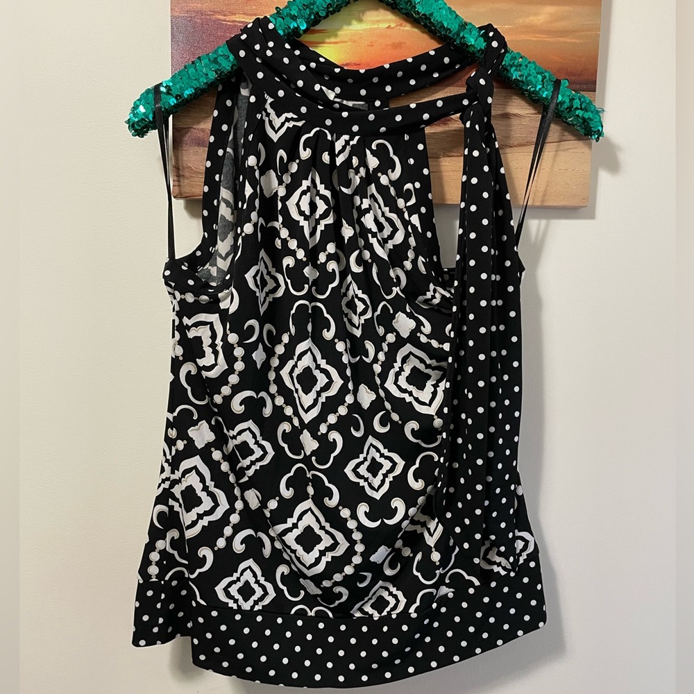 White House black market sleeveless top nwt Medium